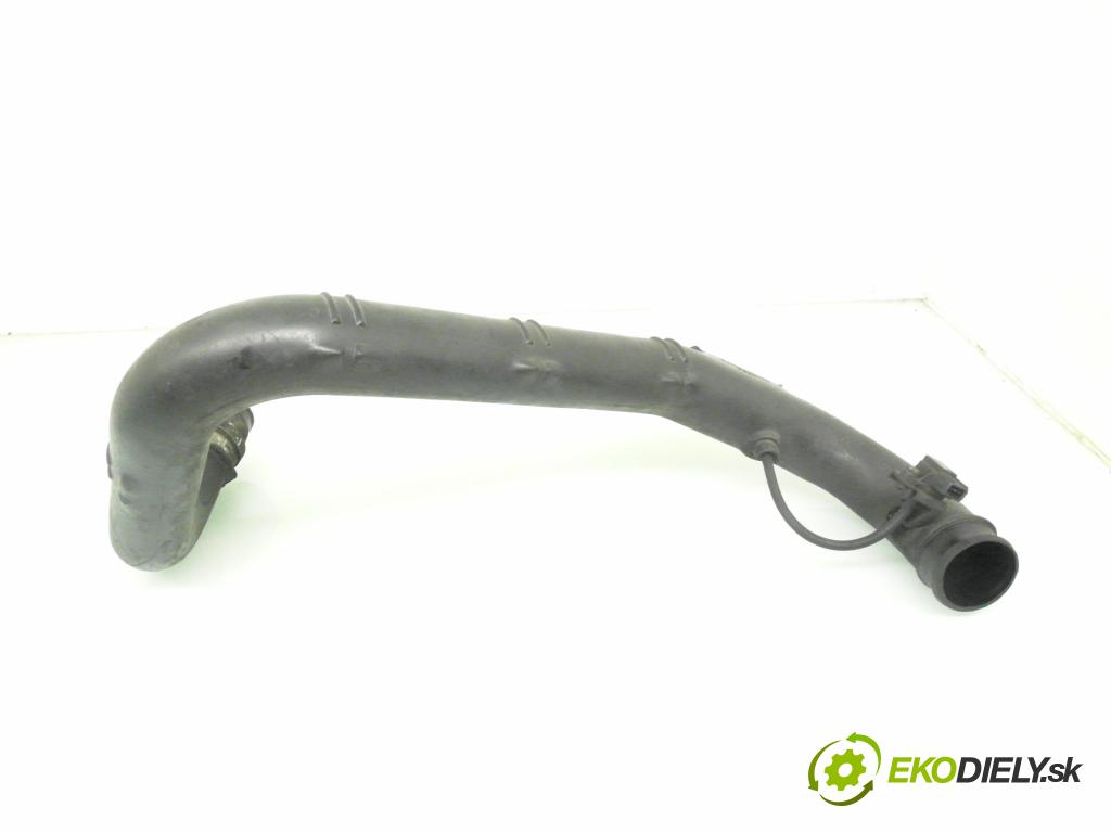 MERCEDES-BENZ SPRINTER 3-t Platforma / Podwozie (903) KABINA/PLATFORMA 1998 90,00 312 D 2.9 - OM 602.980 2874,00 Rúra prívodu vzduchu 9015280308 ; 0115420717