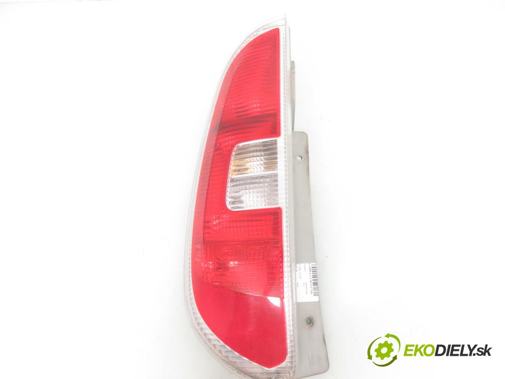 SKODA ROOMSTER (5J) KOMBIVAN 2014 66,00 1.6 TDI - CAYB 1598,00 Svetlo ľavé zadné 5J7945111
