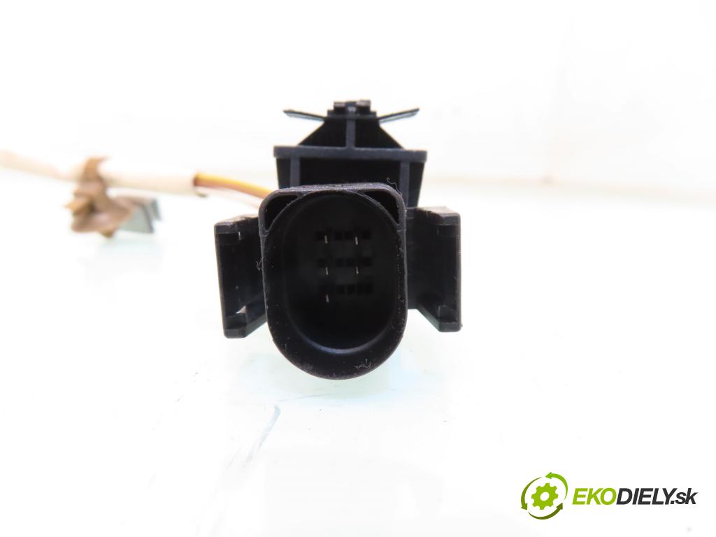 AUDI A4 Avant (8D5, B5) KOMBI 1998 66,00 1.9 TDI - AHU 1896,00 Potenciometer plynu 0281002286 ; 028907475AJ (Potenciometer plynového pedálu)