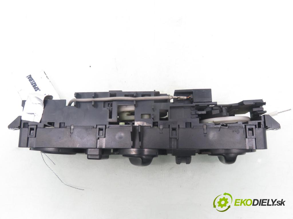 MERCEDES-BENZ VITO Skrzynia (638) FURGON 2001 90,00 112 CDI 2.2 (638.094) - OM 611.980 2151,00 Panel kúrenia A0008306285KZ ; 5HB00805702