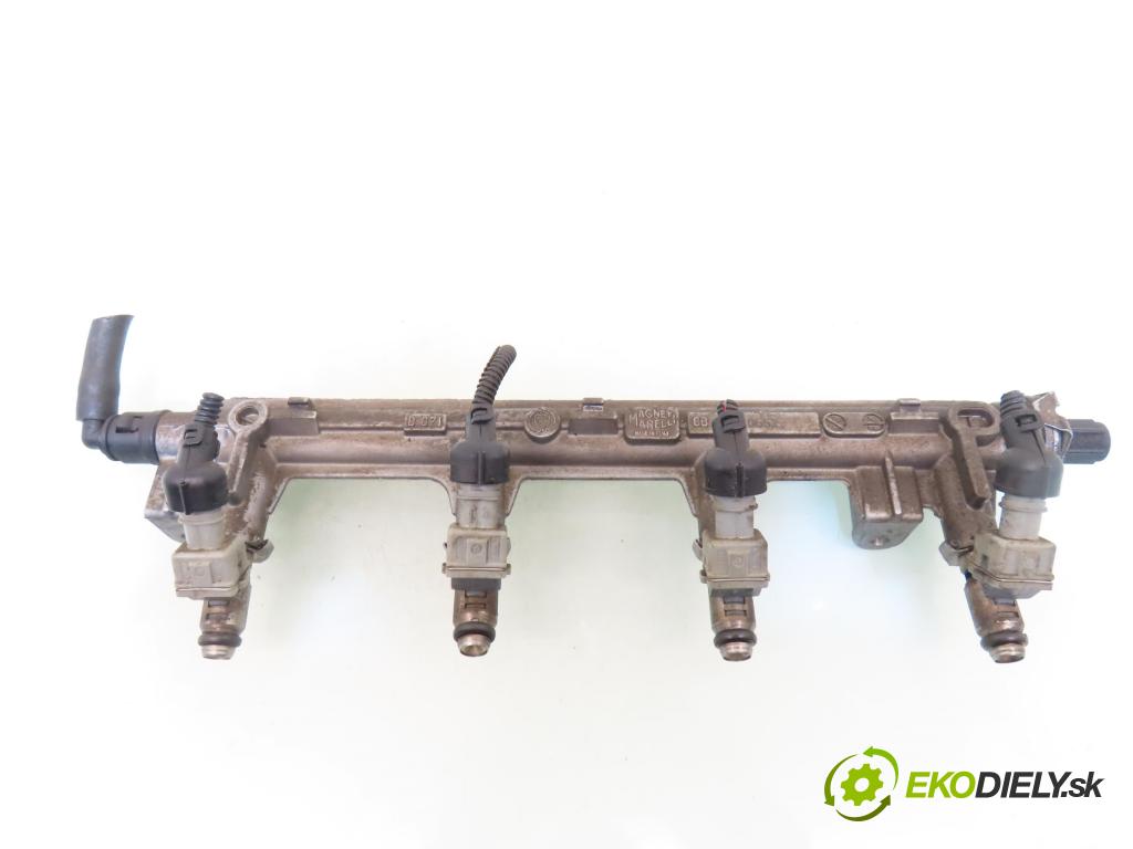 FIAT STILO (192_) HB 2002 98,00 1.8 16V (192_XC1A) - 192 A4.000 1747,00 lišta vstřikovací CB163 (Vstřikovací lišta)
