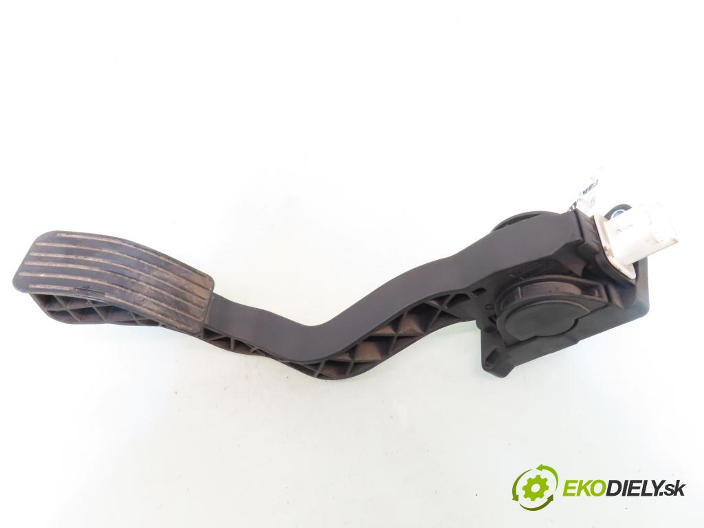 CITROEN C3 I (FC_) HB 2004 54,00 1.4 i - KFV (TU3JP) 1360,00 Potenciometer plynu 0280752251 ; 9646702180 (Potenciometer plynového pedálu)