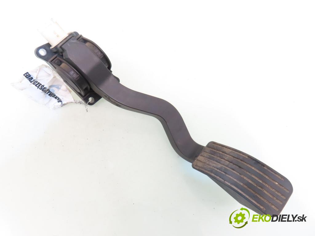 CITROEN C3 I (FC_) HB 2004 54,00 1.4 i - KFV (TU3JP) 1360,00 Potenciometer plynu 0280752251 ; 9646702180 (Potenciometer plynového pedálu)