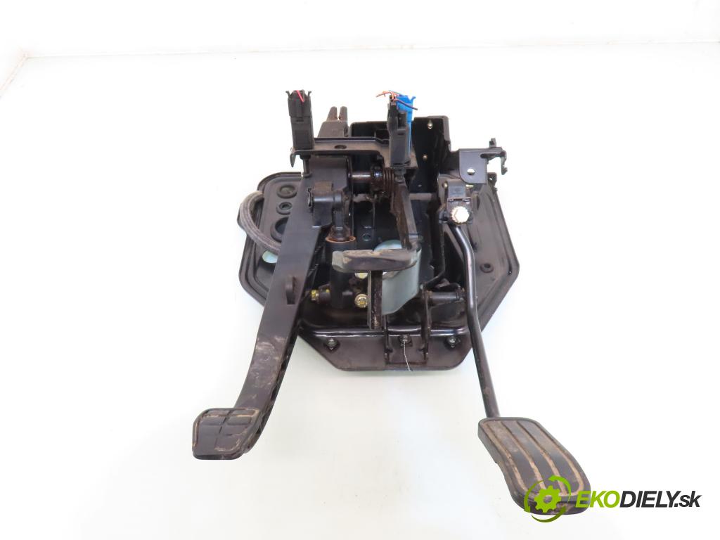 VW TRANSPORTER IV Skrzynia (70XA) FURGON 1996 50,00 1.9 TD - ABL 1896,00 PEDALY: 701721315B ; 701721531A