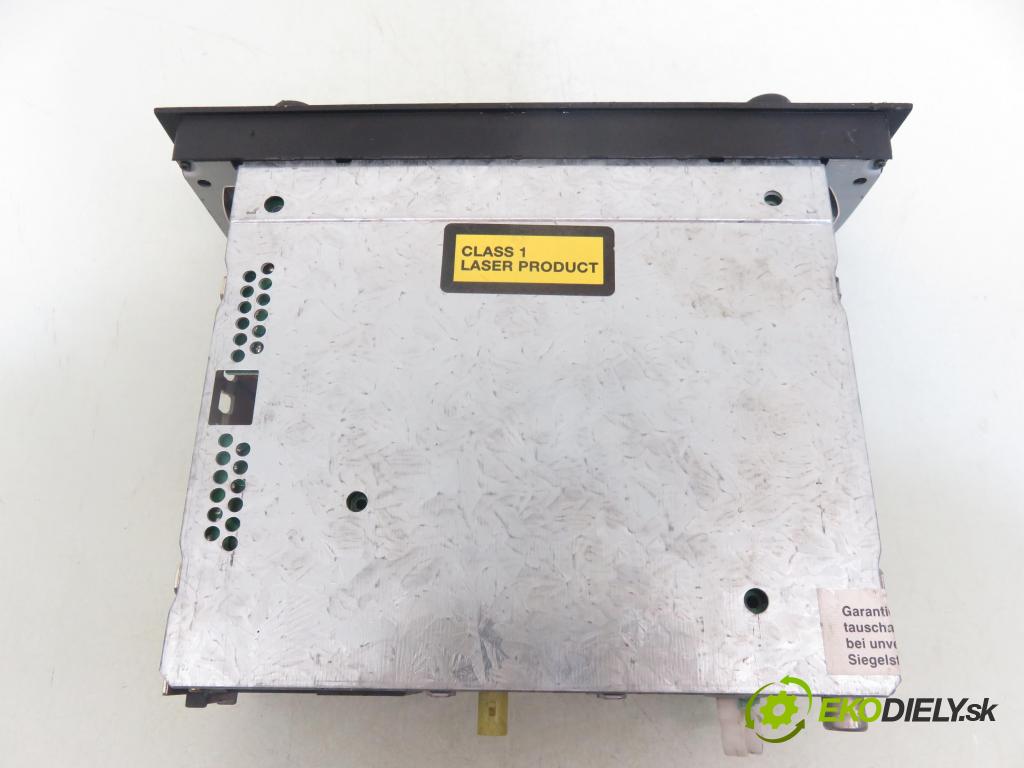AUDI A4 (8E2, B6) SEDAN 2003 96,00 1.9 TDI PD 130 - AWX 1896,00 RADIO CD 8E0035186G