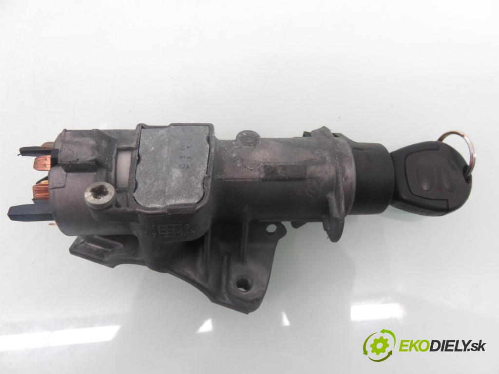SEAT CORDOBA (6L2) SEDAN 2003 74,00 1.4 16V - BBZ 1390,00 spinačka / imobilizéra IMMO / Riadiaca jednotka 036906034DG ; 6Q1937049C ; 6Q0959433E