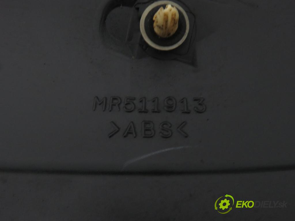 MITSUBISHI OUTLANDER I (CU_W) SUV 2003 118,00 2.4 4WD 160 (CU5W) - 4G69 2378,00 SPOJLER dveří MR511913