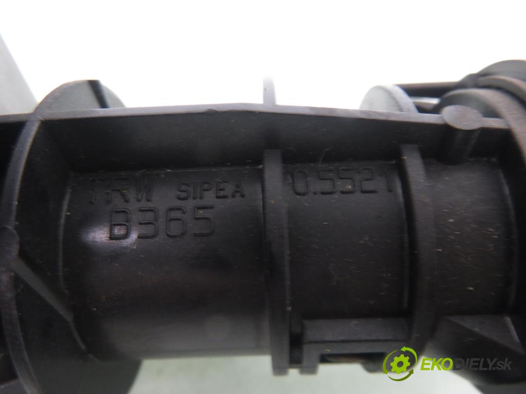 ALFA ROMEO 147 (937_) HB 2002 88,00 1.6 16V T.SPARK 120 - AR 32104 1598,00 spinačka / imobilizéra IMMO / Riadiaca jednotka 0261206715 ; B36505521 ; 46558759
