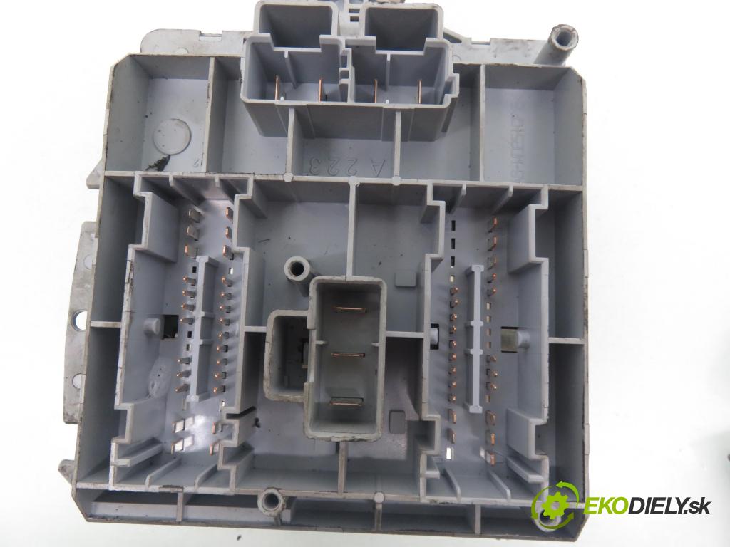 ALFA ROMEO 147 (937_) HB 2002 88,00 1.6 16V T.SPARK 120 - AR 32104 1598,00 spinačka / imobilizéra IMMO / Riadiaca jednotka 0261206715 ; B36505521 ; 46558759