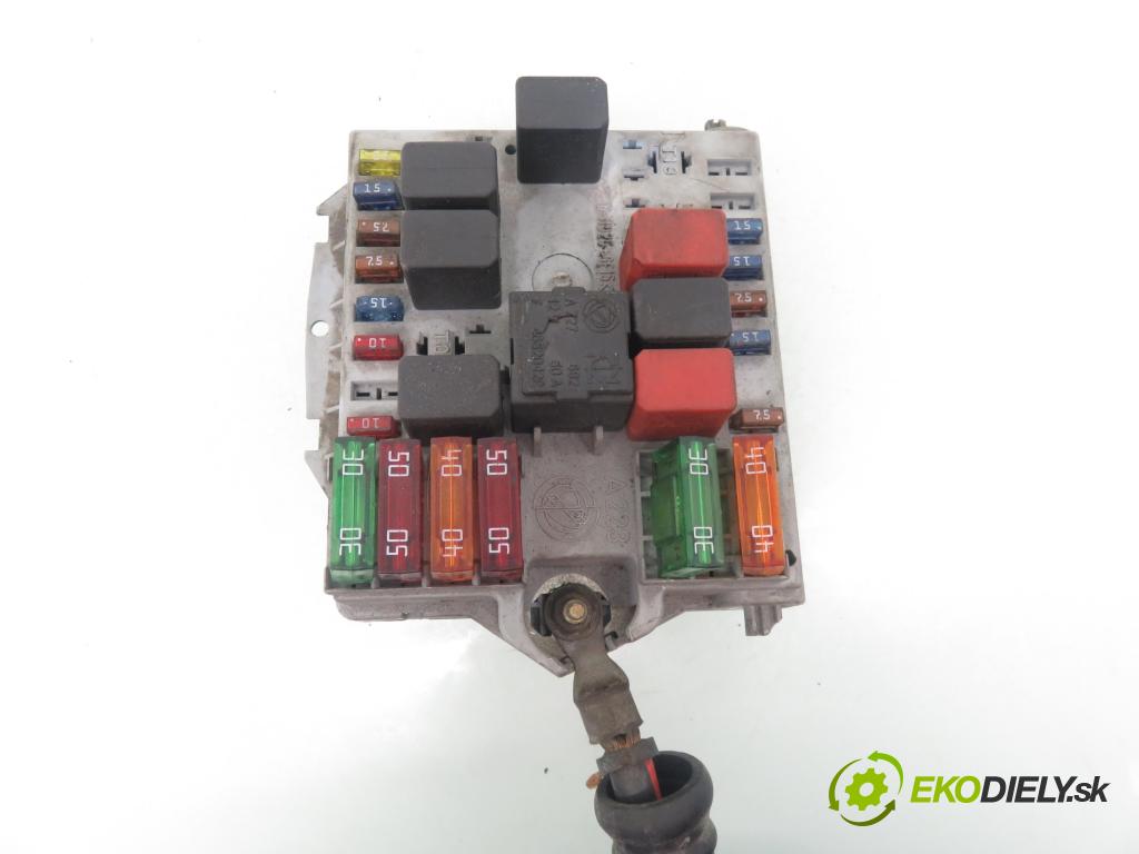 ALFA ROMEO 147 (937_) HB 2002 88,00 1.6 16V T.SPARK 120 - AR 32104 1598,00 spinačka / imobilizéra IMMO / Riadiaca jednotka 0261206715 ; B36505521 ; 46558759