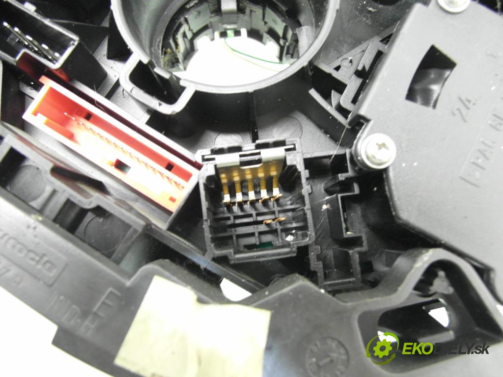 RENAULT MEGANE II (BM0/1_, CM0/1_) HB 2003 72,00 1.4 16V (BM0B, CM0B) - K4J 730 1390,00 páčka/prepínač 8200155865 ; GD7779