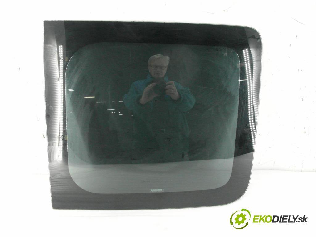OPEL VIVARO A Skrzynia (X83) FURGON 2002 74,00 1.9 CDTI 101 - F9Q 760 1870,00 okno BRÁNKY pravá