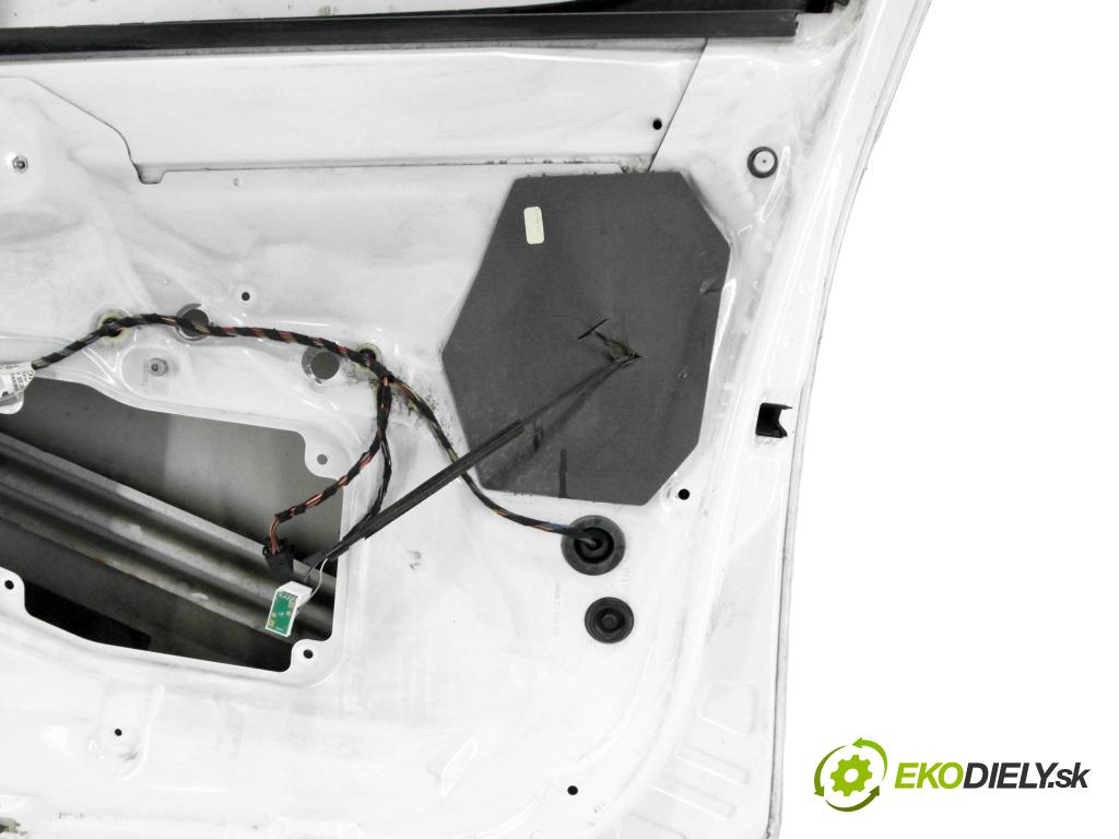SKODA ROOMSTER (5J) KOMBIVAN 2014 66,00 1.6 TDI - CAYB 1598,00 dveře PP