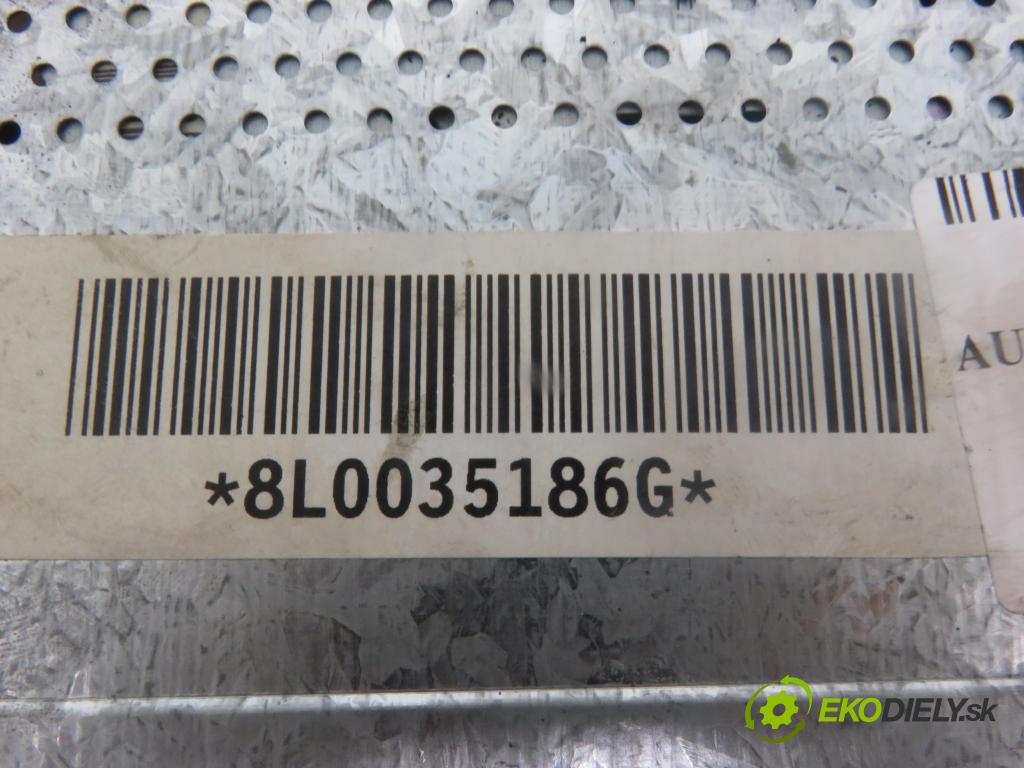 AUDI A3 (8L1) HB 2003 75,00 1.6 8V 102 - BFQ 1595,00 RADIO CD 8L0035186G