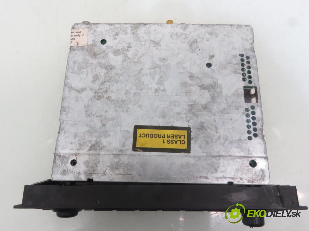 AUDI A3 (8L1) HB 2003 75,00 1.6 8V 102 - BFQ 1595,00 RADIO CD 8L0035186G