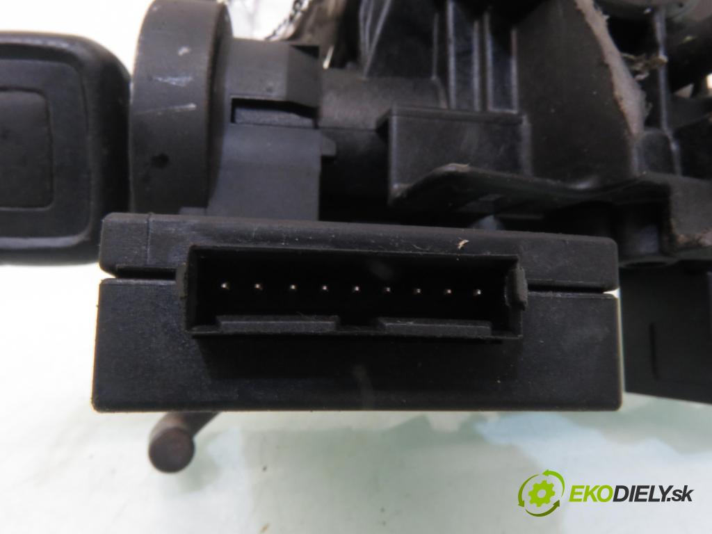 OPEL ZAFIRA A Nadwozie Wielkopojemne (MPV) (T98)  MINIVAN 2000 60,00 2.0 DI - X 20 DTL 1995,00 spinačka 90589313 ; 90589389 ; 24418927 (Spínacia skrinka)