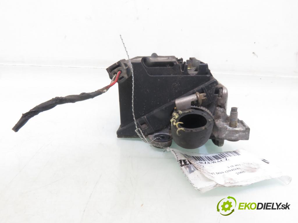 BMW 3 (E46) SEDAN 2005 85,00 318 d 1995,00 vody 2400301 ; 64126918806 (Ohrievanie, ventilácia)