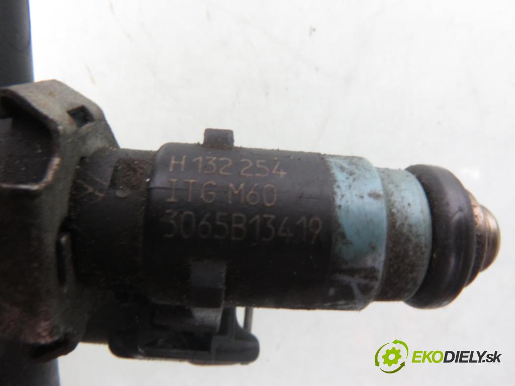 RENAULT MEGANE II (BM0/1_, CM0/1_) HB 2003 72,00 1.4 16V (BM0B, CM0B) - K4J 730 1390,00 lišta vstřikovací 8200139674G ; H132254 (Vstřikovací lišta)