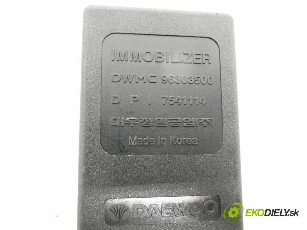 DAEWOO LANOS sedan (KLAT) SEDAN 2000 73,00 1.5 16V - A15DMS 1498,00 spínačka / imobilizéra IMMO / řídící jednotka 16246137 ; 96303500 ; 7541114