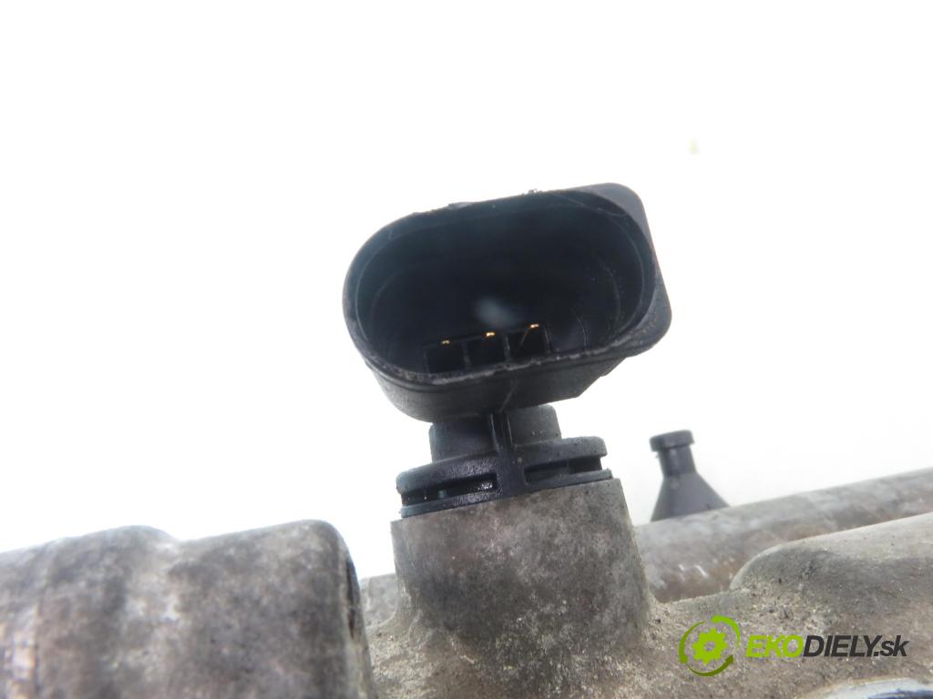 SEAT CORDOBA (6L2) SEDAN 2003 74,00 1.4 16V - BBZ 1390,00 Kryt Ventilov 036103475AP