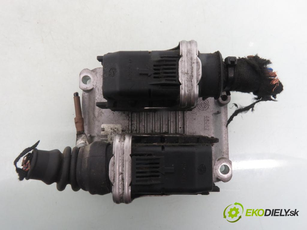 OPEL CORSA C (X01) HB 2001 43,00 1.0 12V 58 - Z 10 XE 973,00 spínačka / imobilizéra IMMO / řídící jednotka 0261207421 ; 24467903 ; 09166814FL