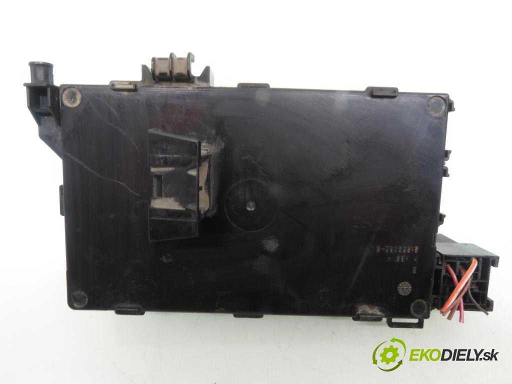 RENAULT THALIA I (LB0/1/2_) SEDAN 2001 55,00 1.4 - K7J 700 1390,00 MODUL UCH-2 P8200234045A
