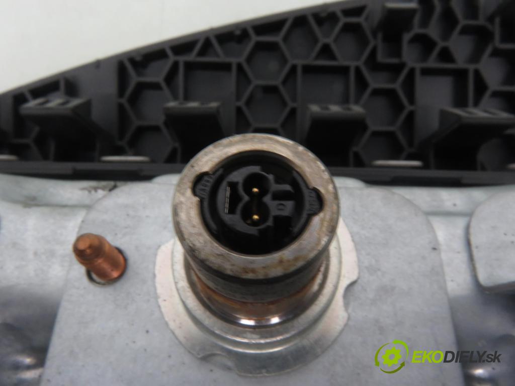 SKODA FABIA II Combi (545) KOMBI 2009 59,00 1.4 TDI - BNV 1422,00 AirBag air BAG CESTUJÍCÍ: 34040142 ; 5J1880267