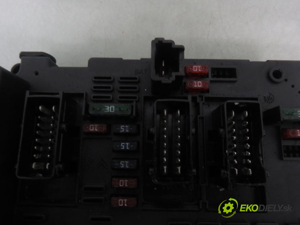 PEUGEOT 206 liftback (2A/C) HB 2001 440,00 1.1 i - HFX (TU1JP) 1124,00 MODUL BSM 9644038780