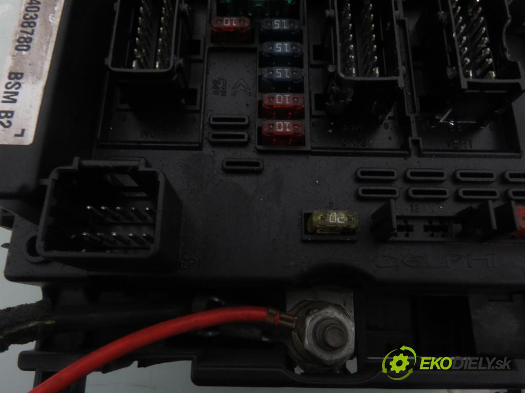 PEUGEOT 206 liftback (2A/C) HB 2001 440,00 1.1 i - HFX (TU1JP) 1124,00 MODUL BSM 9644038780