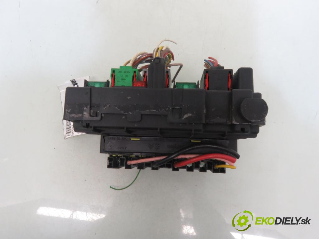 PEUGEOT 206 liftback (2A/C) HB 2001 440,00 1.1 i - HFX (TU1JP) 1124,00 MODUL BSM 9644038780