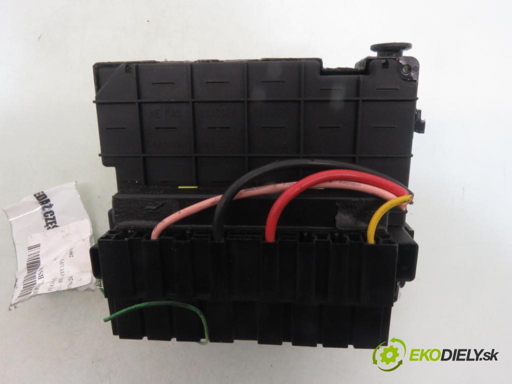 PEUGEOT 206 liftback (2A/C) HB 2001 440,00 1.1 i - HFX (TU1JP) 1124,00 MODUL BSM 9644038780