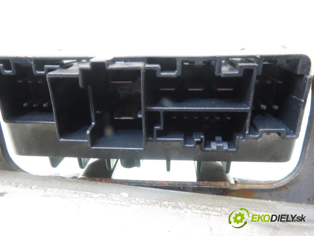 FIAT PUNTO (188_) HB 2002 44,00 1.2 Bifuel - 188 A4.000 1242,00 SLOUPEC / PODPORA elektrický 26076971023 ; 26078330012 ; 46558348