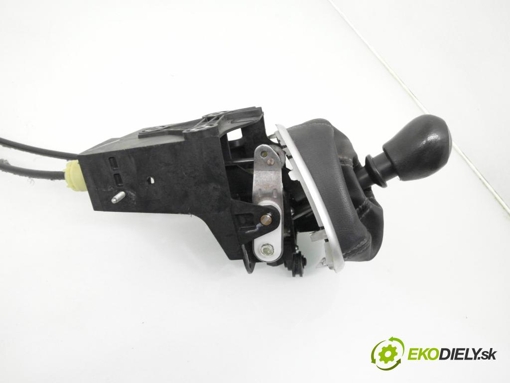 RENAULT SCENIC II (JM0/1_) MINIVAN 2005 88,00 1.9 DCI - F9Q 812 1870,00 ZVEDÁK: