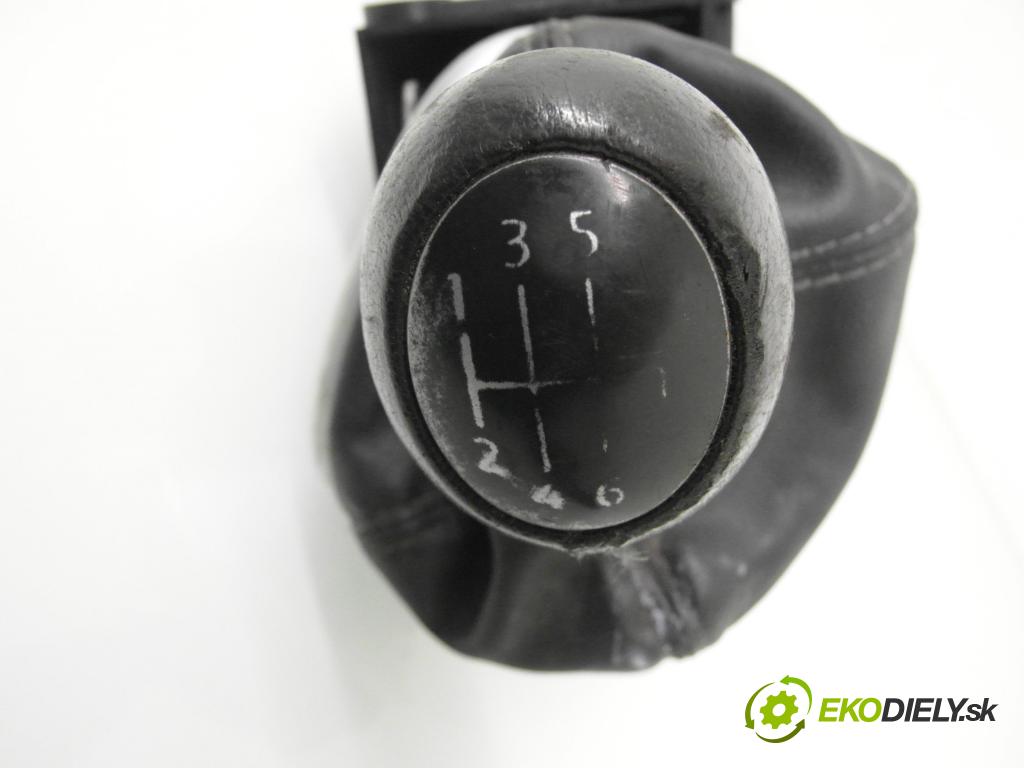RENAULT SCENIC II (JM0/1_) MINIVAN 2005 88,00 1.9 DCI - F9Q 812 1870,00 ZVEDÁK: