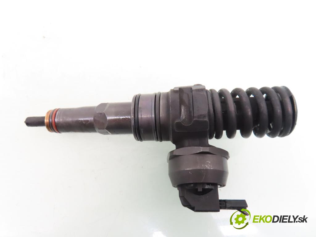 SEAT ALTEA (5P1) MINIVAN 2005 77,00 1.9 TDI PD 105 - BXE 1896,00 Vstrekovač 038130073AG ; 0414720215 (Vstrekovač paliva)