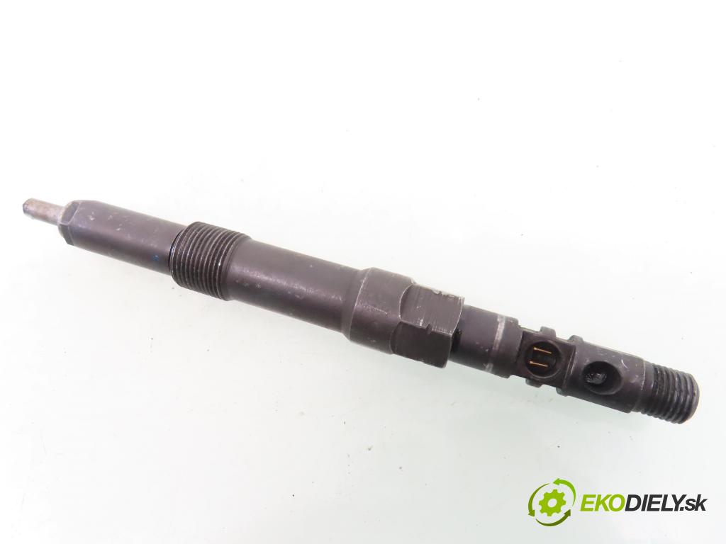 FORD MONDEO III (B5Y) SEDAN 2004 96,00 2.0 TDCi - FMBA 1998,00 vstrekovač 4S7Q9K546BD ; EJDR00504Z (Vstrekovač paliva)