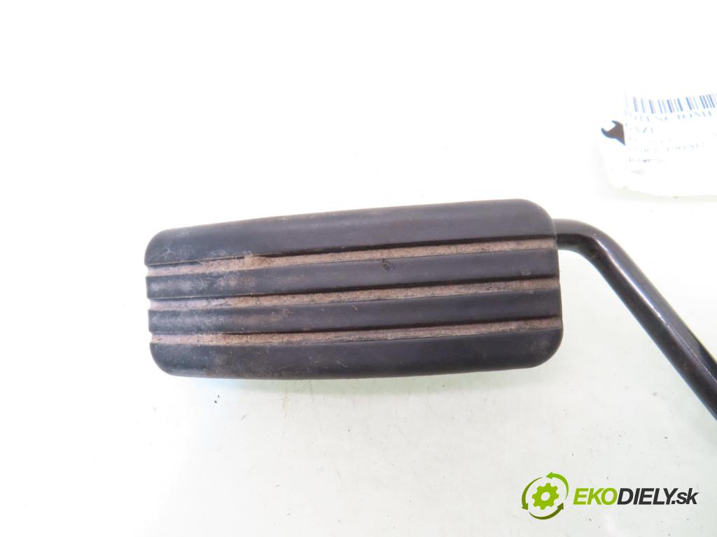 RENAULT SCENIC II (JM0/1_) MINIVAN 2005 88,00 1.9 DCI - F9Q 812 1870,00 Potenciometer plynu 8200159647 (Potenciometer plynového pedálu)