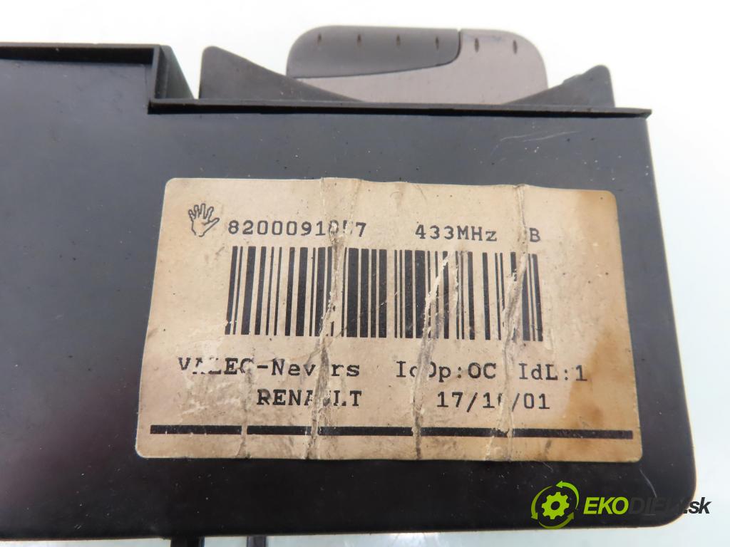 RENAULT LAGUNA II (BG0/1_) LIFTBACK 2002 88,00 1.9 dCi (BG08, BG0G) - F9Q 670 1870,00 čítač KARTY: 8200091857