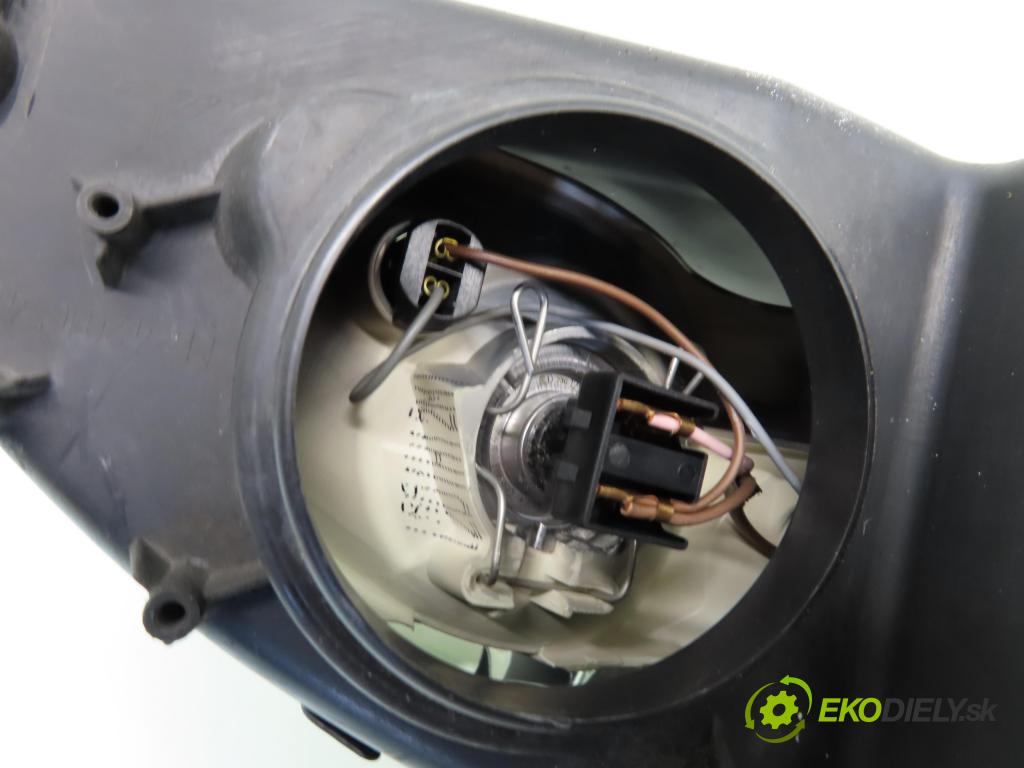 PEUGEOT 407 SW (6E_) KOMBI 2007 80,00 1.6 HDi 110 - 9HZ (DV6TED4) 1560,00 Svetlo LP 0301213201 ; 0301213201 ; 9660236180