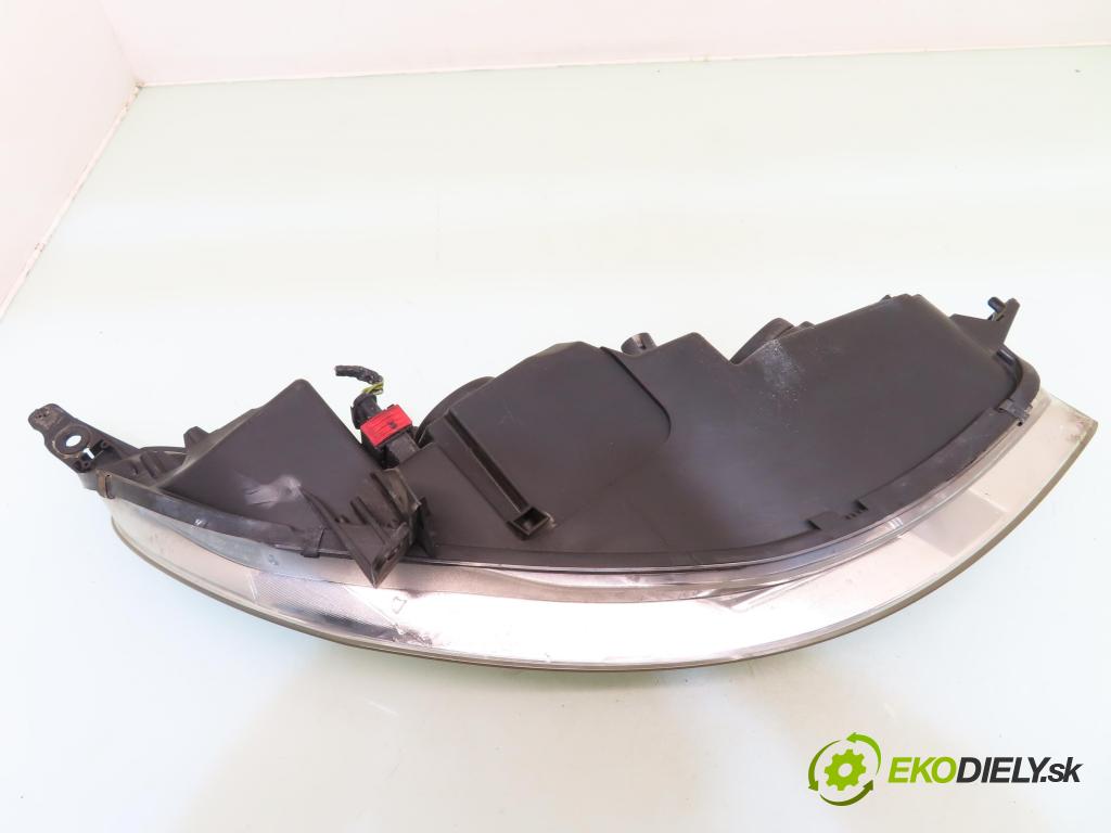 PEUGEOT 407 SW (6E_) KOMBI 2007 80,00 1.6 HDi 110 - 9HZ (DV6TED4) 1560,00 Svetlo LP 0301213201 ; 0301213201 ; 9660236180