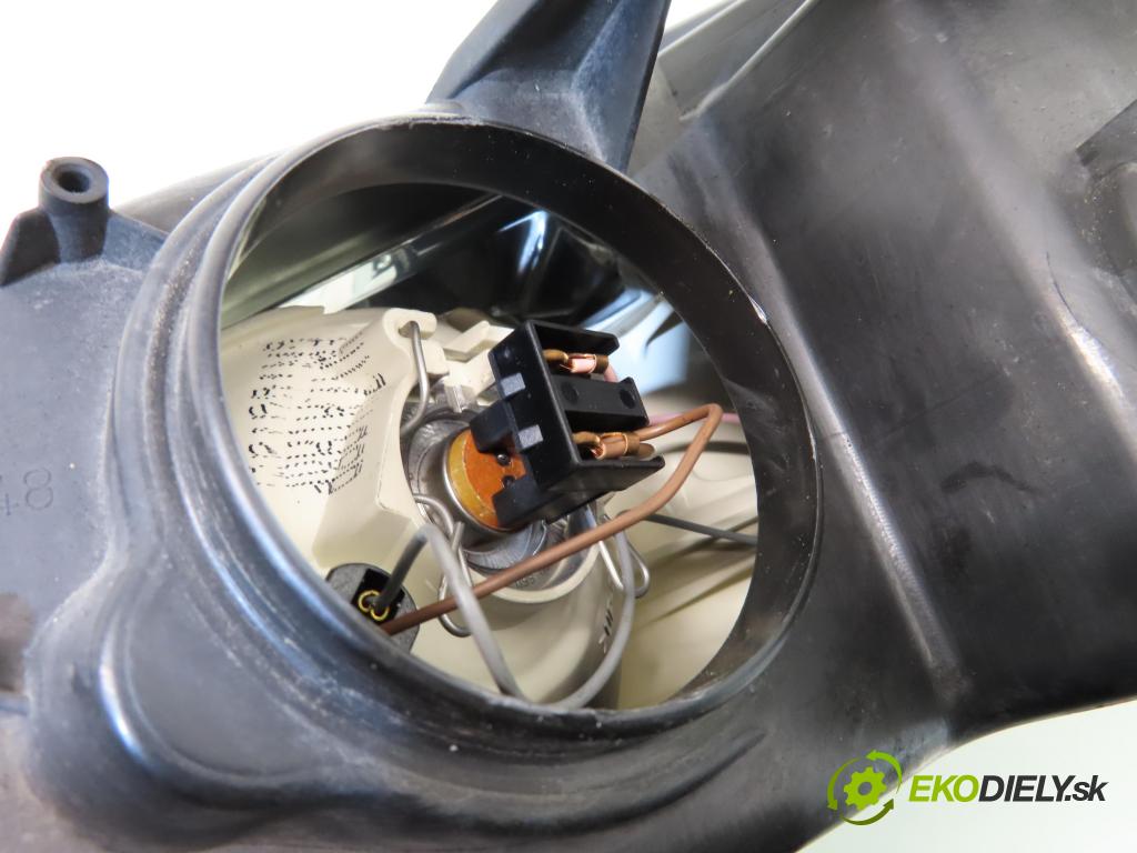 PEUGEOT 407 SW (6E_) KOMBI 2007 80,00 1.6 HDi 110 - 9HZ (DV6TED4) 1560,00 Svetlo PP 0301213202 ; 0301213202 ; 9660235980