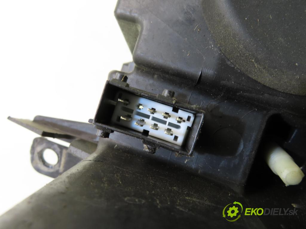 PEUGEOT 407 SW (6E_) KOMBI 2007 80,00 1.6 HDi 110 - 9HZ (DV6TED4) 1560,00 Svetlo PP 0301213202 ; 0301213202 ; 9660235980