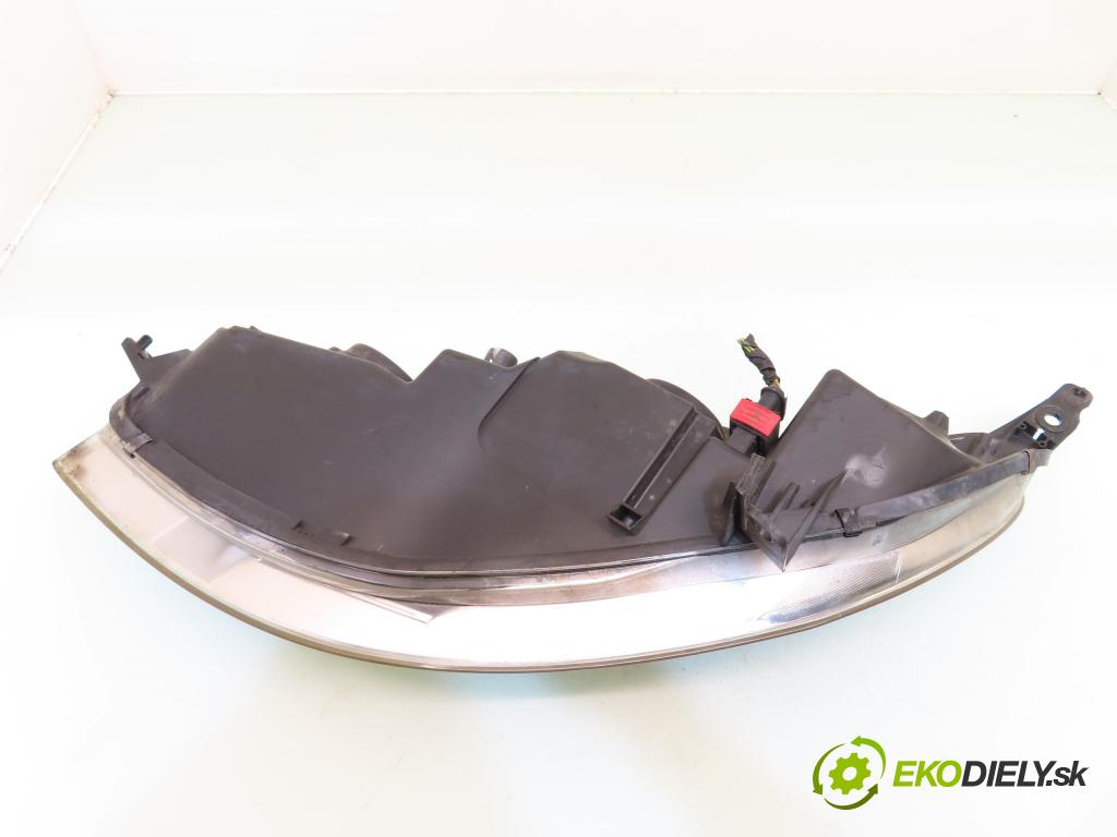 PEUGEOT 407 SW (6E_) KOMBI 2007 80,00 1.6 HDi 110 - 9HZ (DV6TED4) 1560,00 Svetlo PP 0301213202 ; 0301213202 ; 9660235980