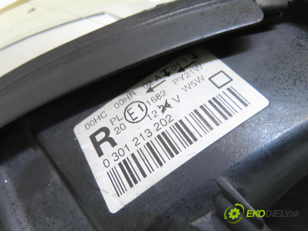 PEUGEOT 407 SW (6E_) KOMBI 2007 80,00 1.6 HDi 110 - 9HZ (DV6TED4) 1560,00 Svetlo PP 0301213202 ; 0301213202 ; 9660235980