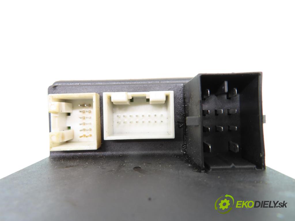 AUDI A4 (8D2, B5) SEDAN 1997 81,00 1.9 TDI - AFN 1896,00 pumpa zámku centrálneho 8L0862257E
