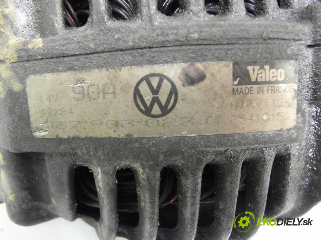 VW POLO CLASSIC (6V2) SEDAN 1997 44,00 60 1.4 - AEX 1390,00 Alternátor 037903023G (Alternátor)