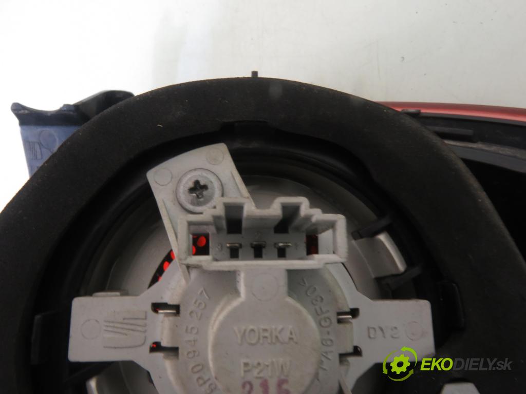 SEAT ALTEA (5P1) MINIVAN 2004 75,00 1.6 - BGU 1595,00 Svetlo ľavé zadné 5P0945095D