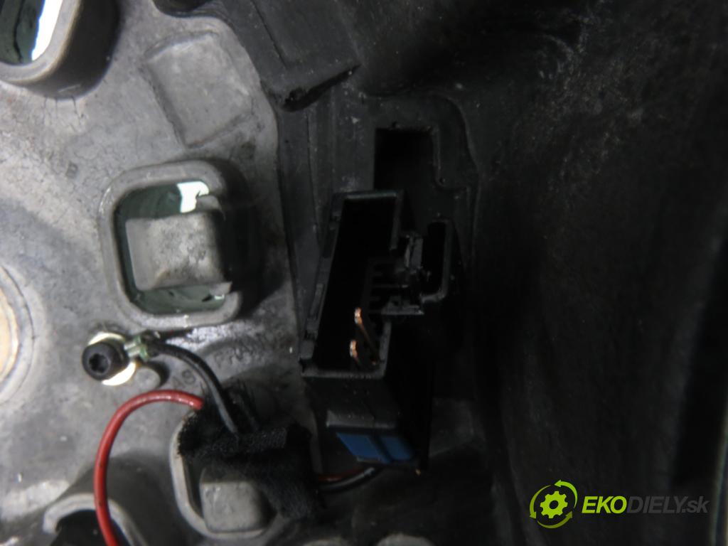 PEUGEOT 407 SW (6E_) KOMBI 2005 100,00 2 - RFN (EW10J4) 1997,00 Volant 9656242677 (Volant)