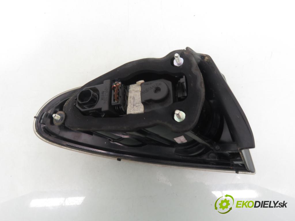 SEAT CORDOBA (6L2) SEDAN 2004 55,00 1.4 16V - BBY 1390,00 Svetlo pravé zadné 6L5945257