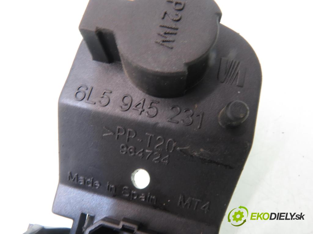 SEAT CORDOBA (6L2) SEDAN 2004 55,00 1.4 16V - BBY 1390,00 vložka svetla ľavy zadné 6L5945231